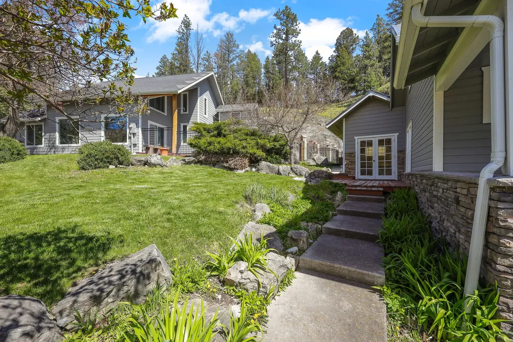 121 & 135 Boon Road Somers MT 59932