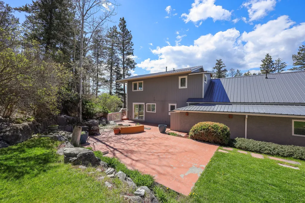 121 & 135 Boon Road Somers MT 59932
