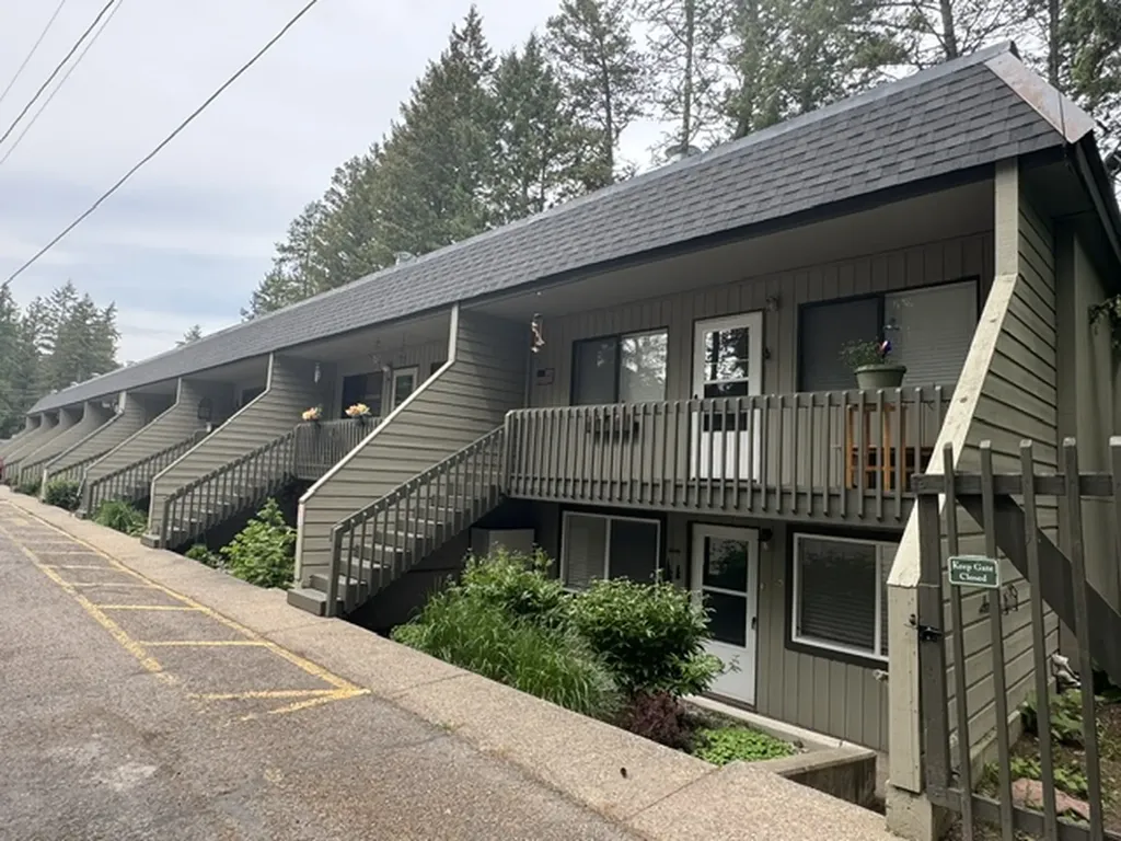 8575 Mt Highway 35 Bigfork MT 59911