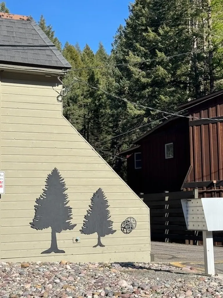 8575 Mt Highway 35 Bigfork MT 59911