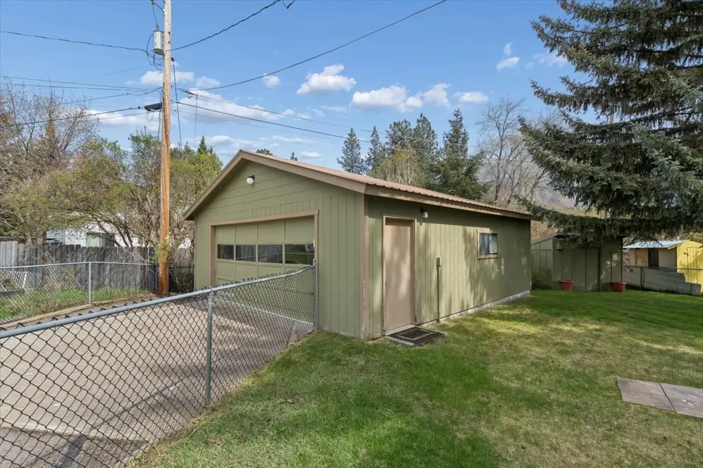 15 Council Bluffs Drive Columbia Falls MT 59912