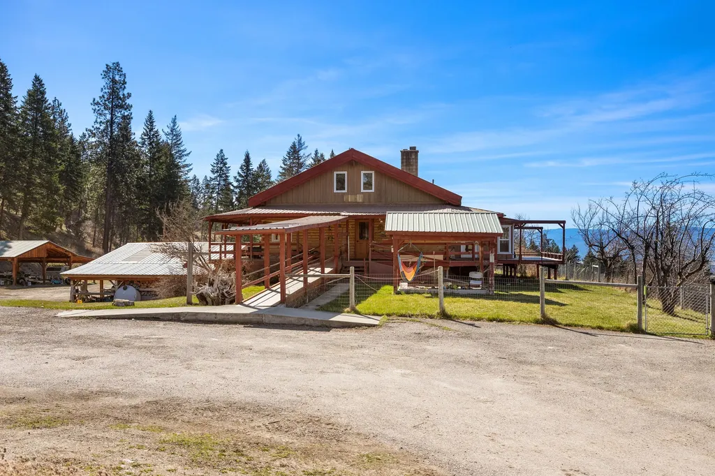 784 Pluid Road Eureka MT 59917
