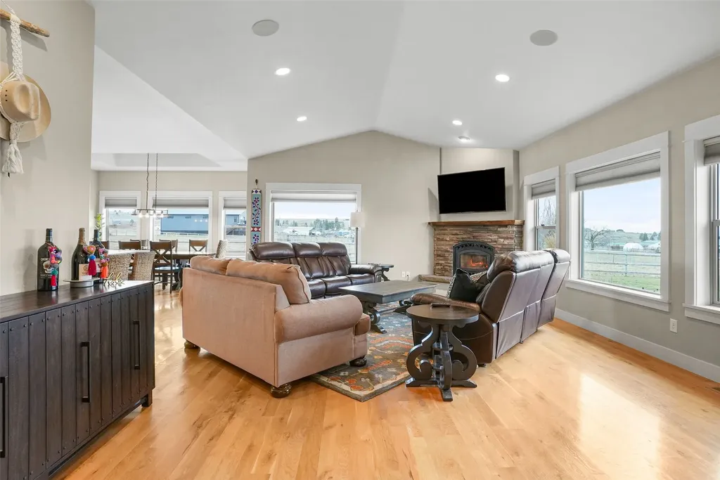 5618 Fairview Lane Florence MT 59833