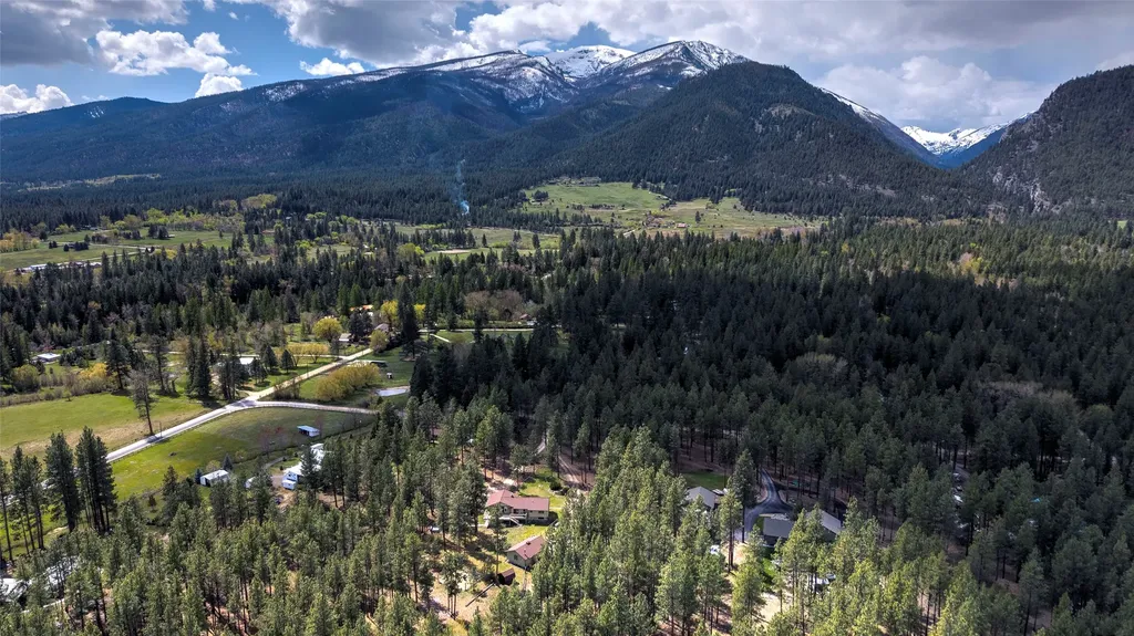 4020 Wakantanka Way Stevensville MT 59870