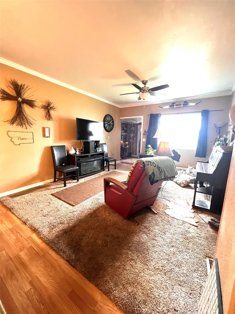 611 S Illinois Street Conrad MT 59425