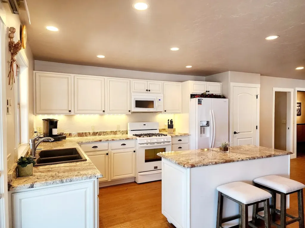 425 Grand Drive Bigfork MT 59911