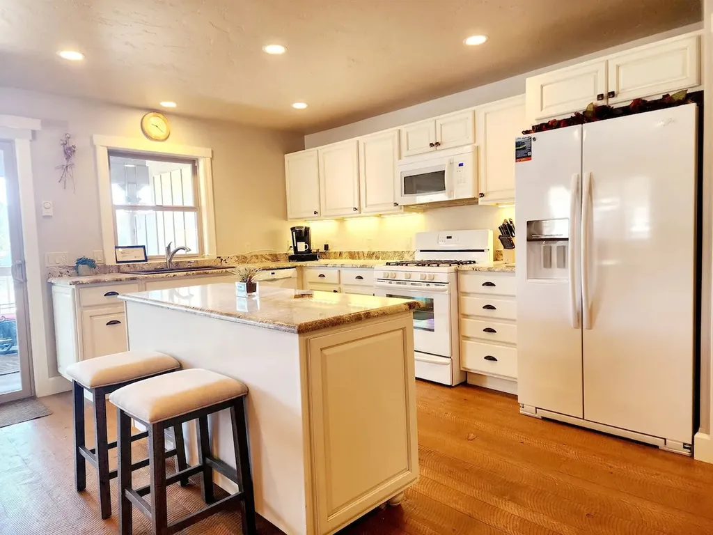 425 Grand Drive Bigfork MT 59911