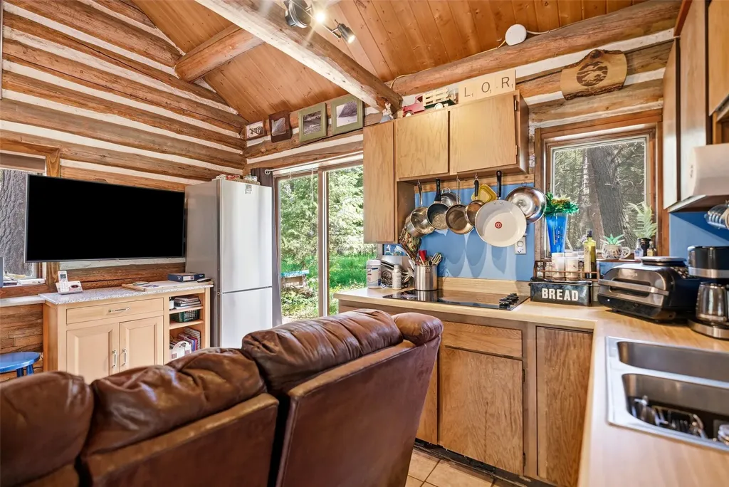 18225 Violet Lane Bonner MT 59823