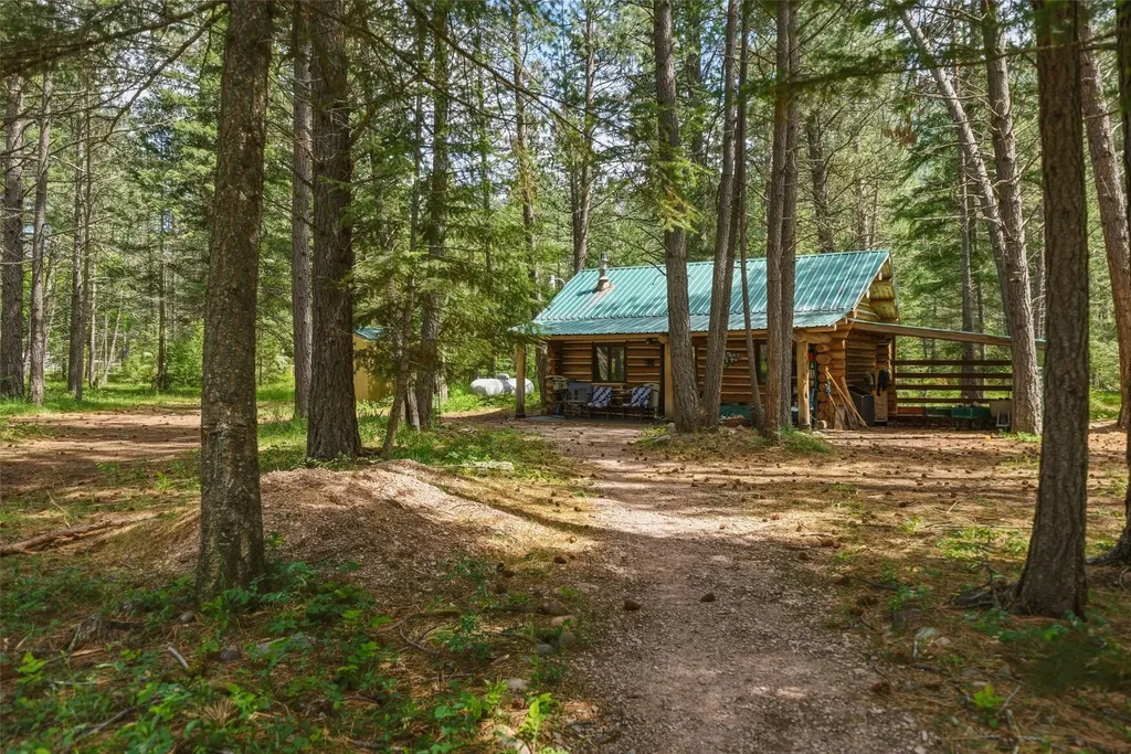 18225 Violet Lane Bonner MT 59823