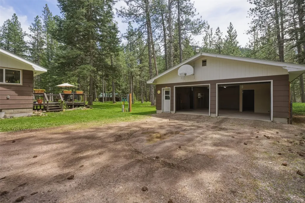 18225 Violet Lane Bonner MT 59823