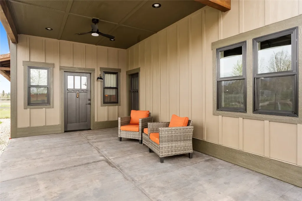 1447 Crowfoot Lane Victor MT 59875