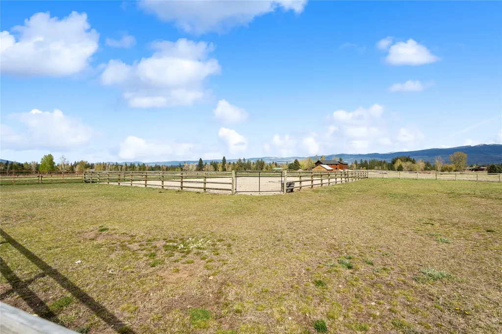 1447 Crowfoot Lane Victor MT 59875