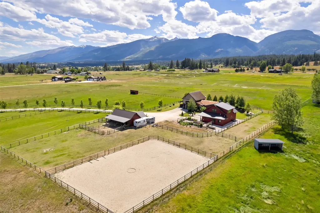 1447 Crowfoot Lane Victor MT 59875