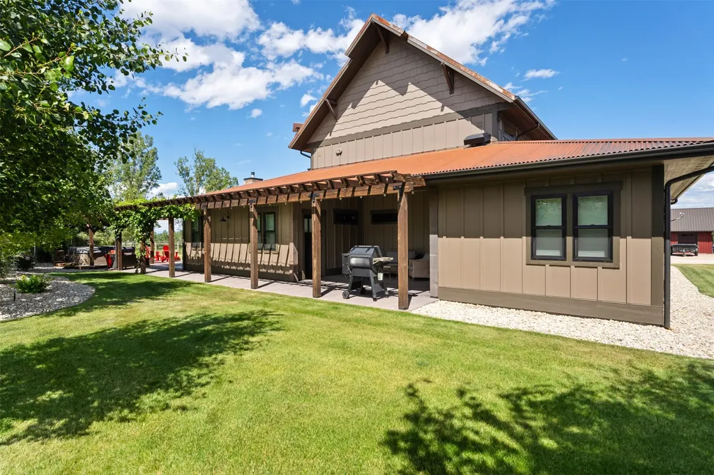 1447 Crowfoot Lane Victor MT 59875