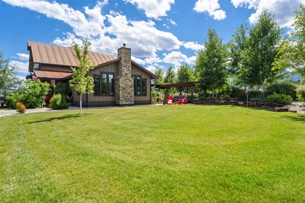 1447 Crowfoot Lane Victor MT 59875