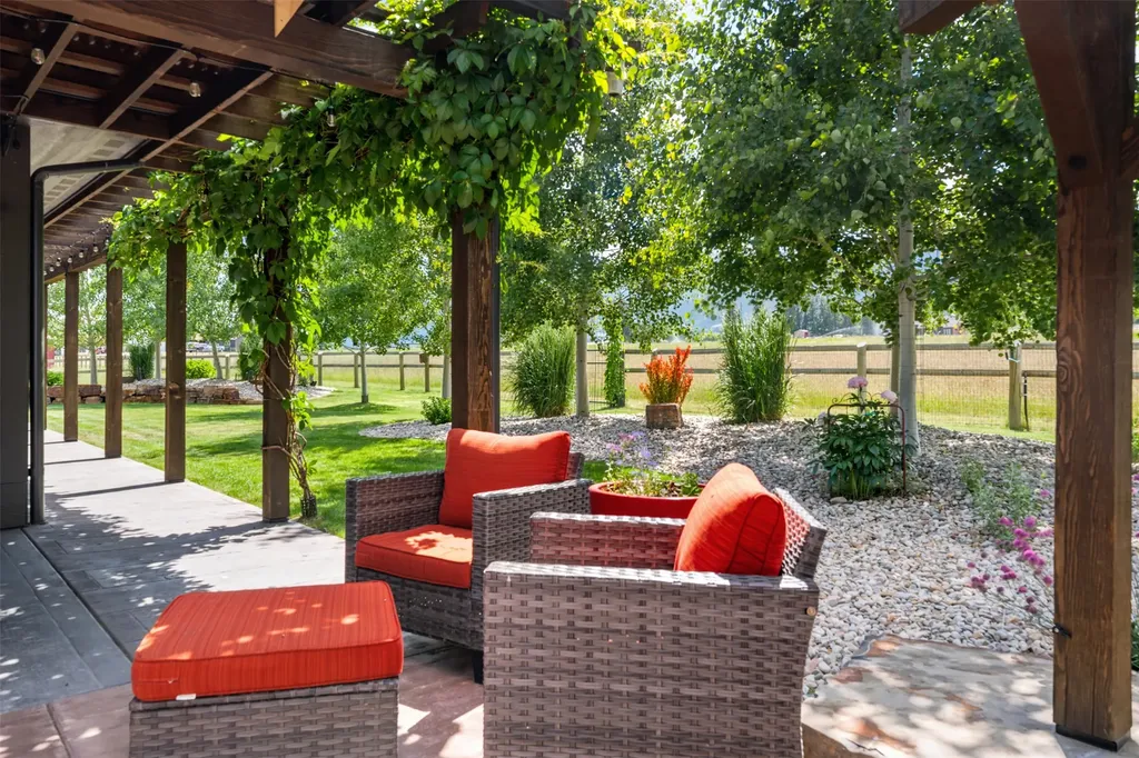 1447 Crowfoot Lane Victor MT 59875