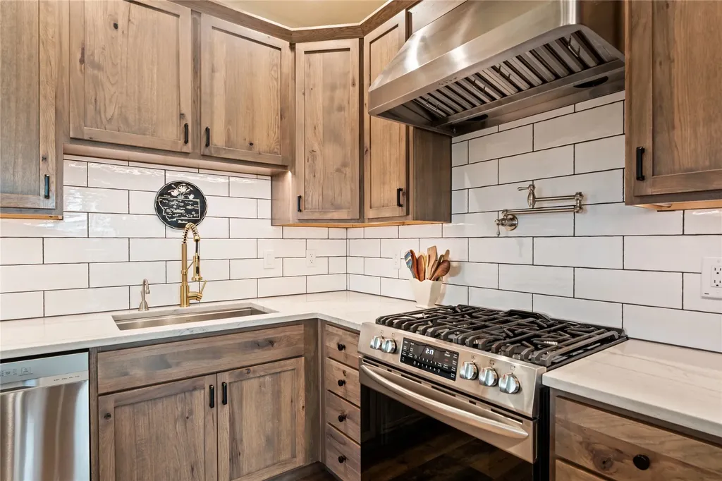 1447 Crowfoot Lane Victor MT 59875