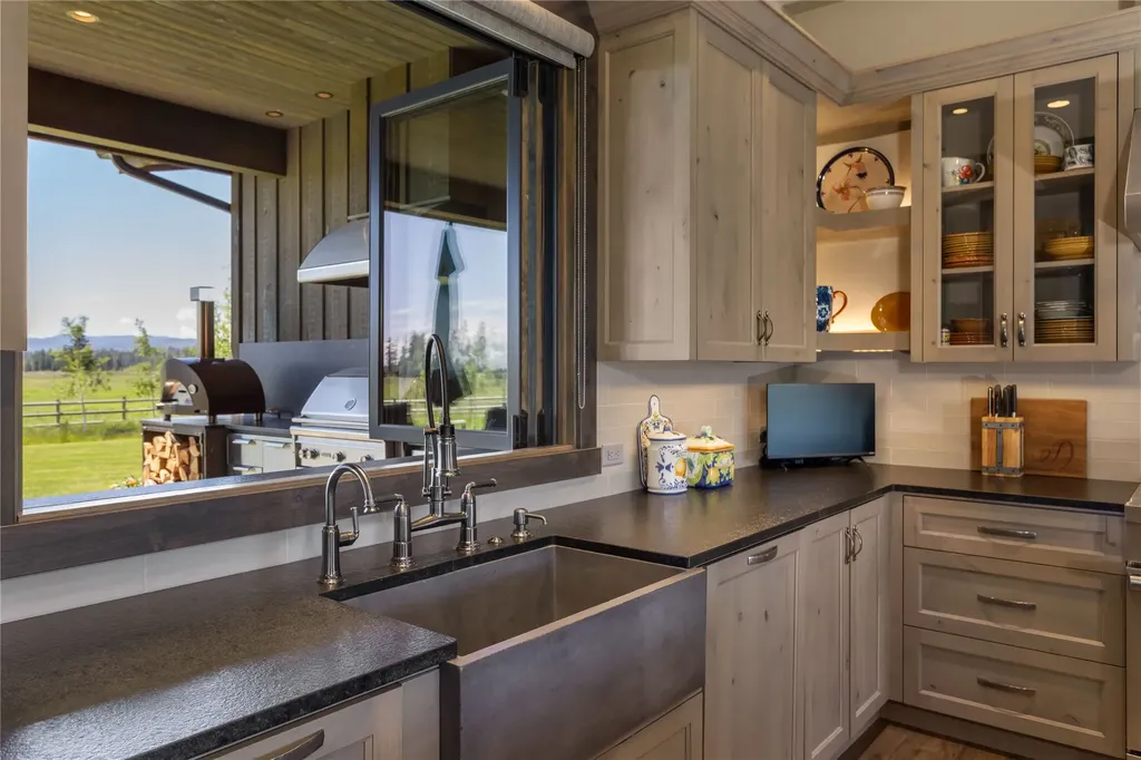 2046 Spring Prairie Ranch Road Whitefish MT 59937