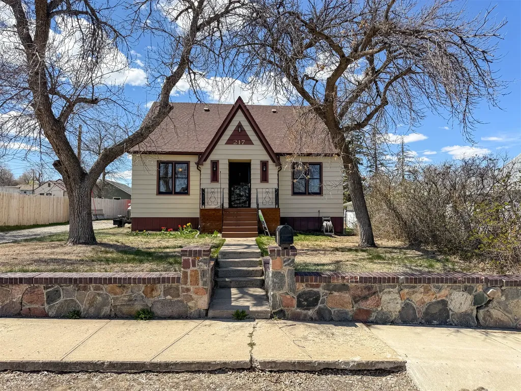 217 8th Avenue N Shelby MT 59474