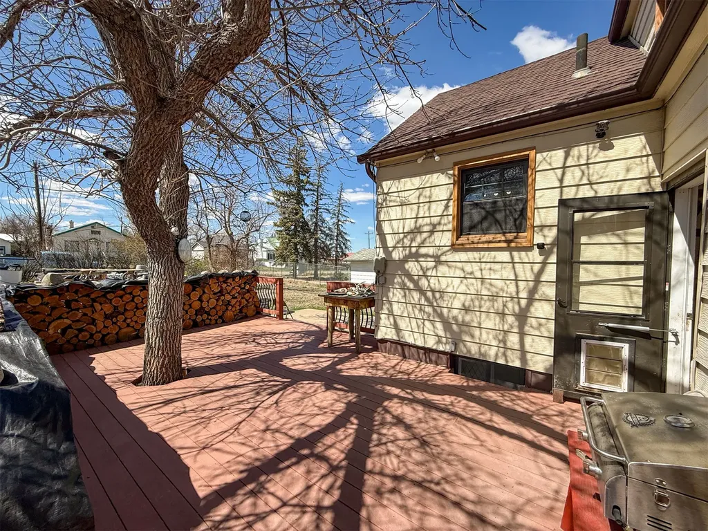 217 8th Avenue N Shelby MT 59474