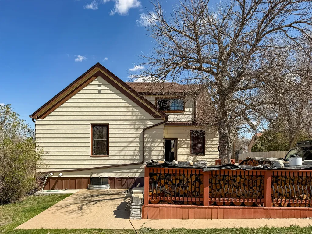 217 8th Avenue N Shelby MT 59474