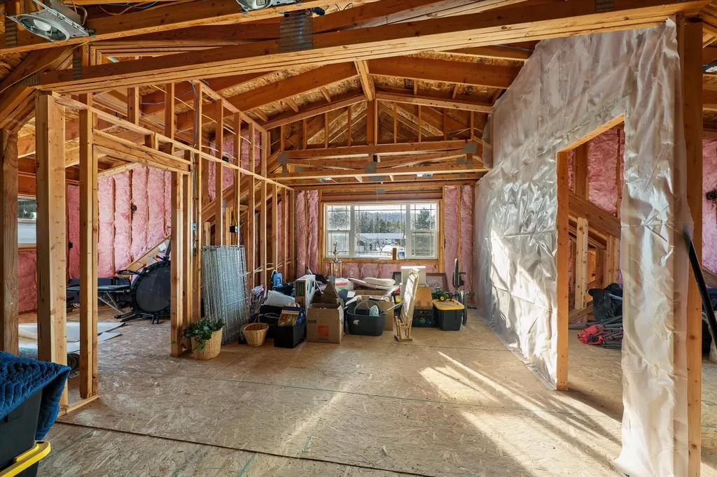 253/257/259 Aero Lane Bigfork MT 59911