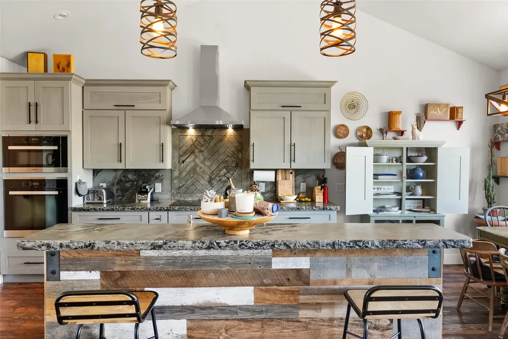 69300 Pellew Creek Lane Arlee MT 59821