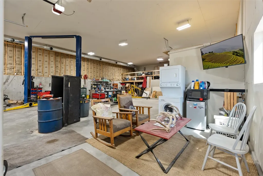 69300 Pellew Creek Lane Arlee MT 59821