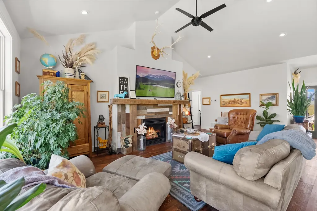 69300 Pellew Creek Lane Arlee MT 59821