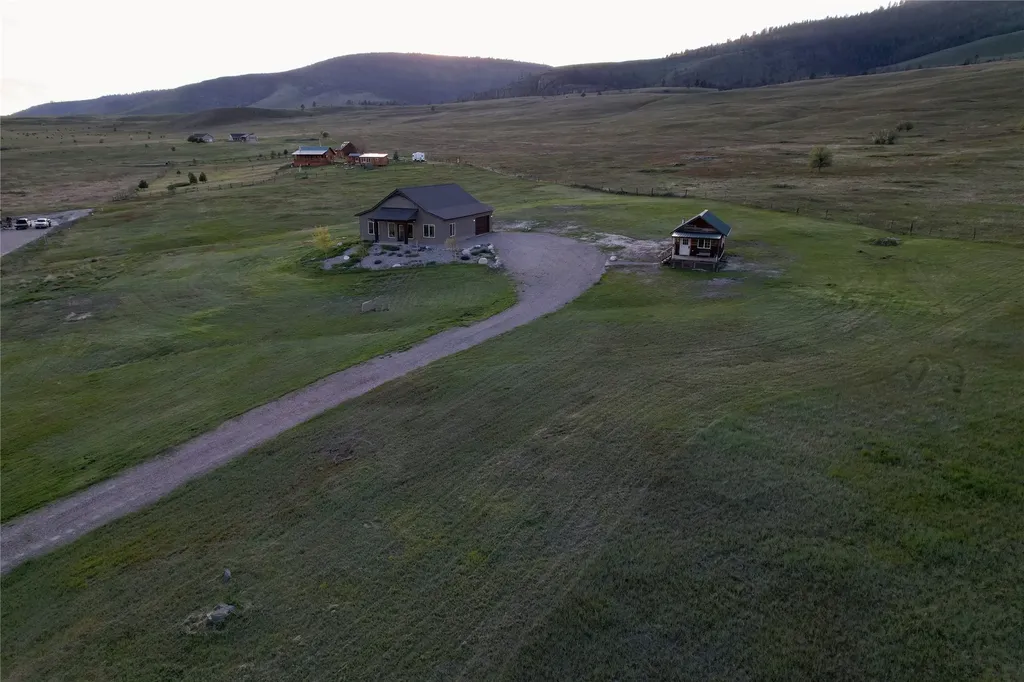 25421 Three Moon Drive Elmo MT 59915