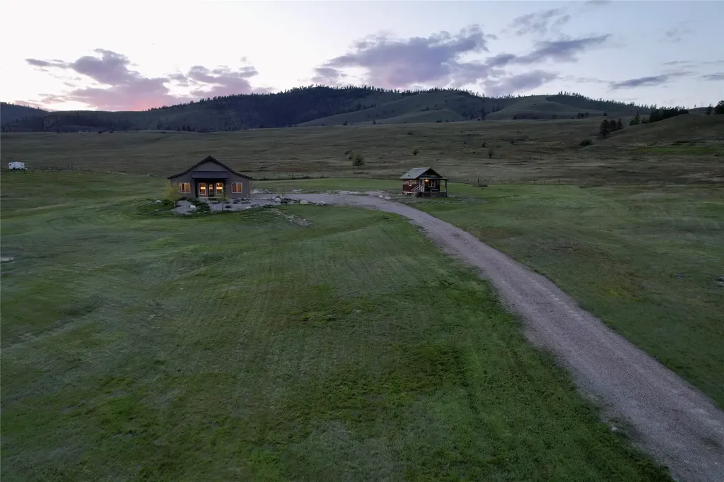 25421 Three Moon Drive Elmo MT 59915