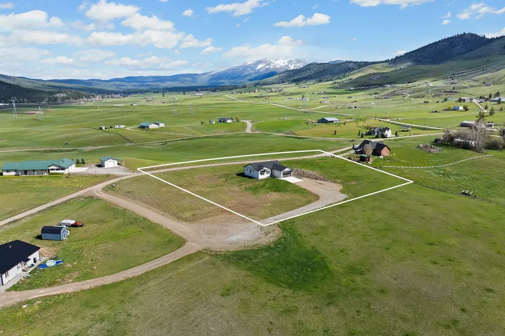 3 Appaloosa Court Plains MT 59859