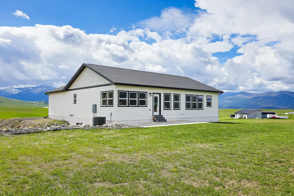 3 Appaloosa Court Plains MT 59859