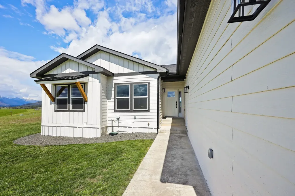 3 Appaloosa Court Plains MT 59859