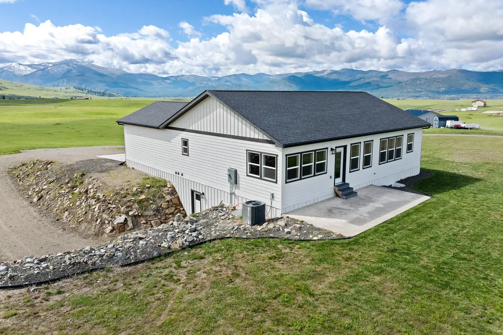 3 Appaloosa Court Plains MT 59859