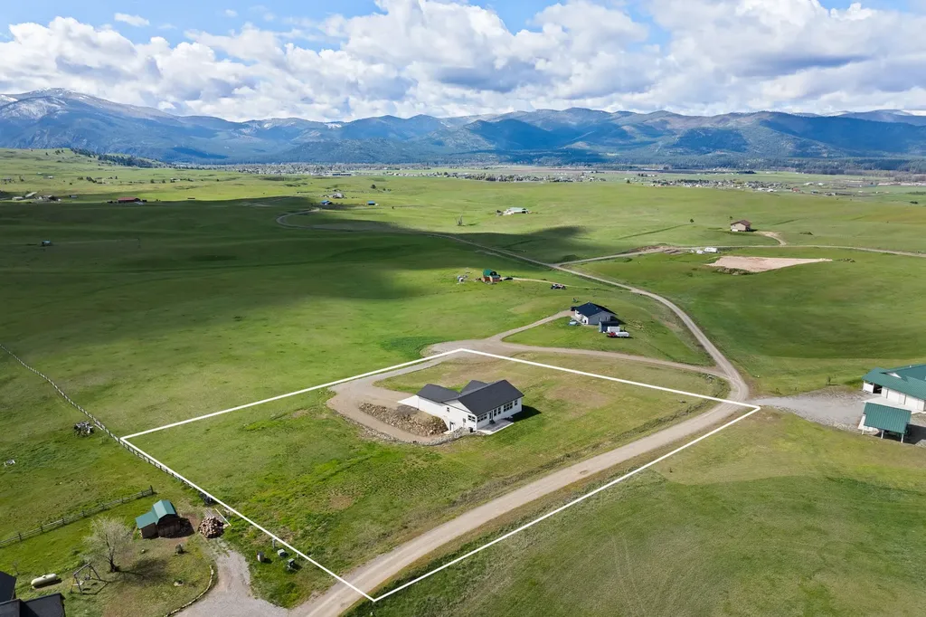 3 Appaloosa Court Plains MT 59859