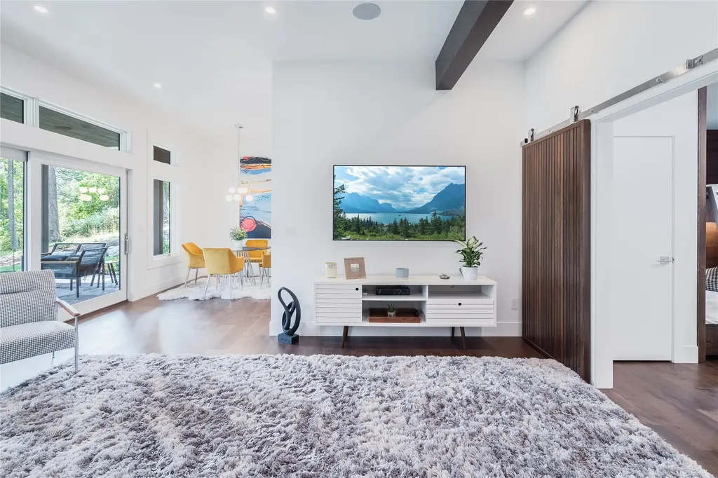 1100 Mooring Road Columbia Falls MT 59912