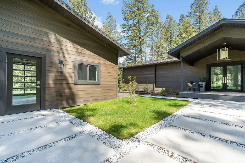 1100 Mooring Road Columbia Falls MT 59912