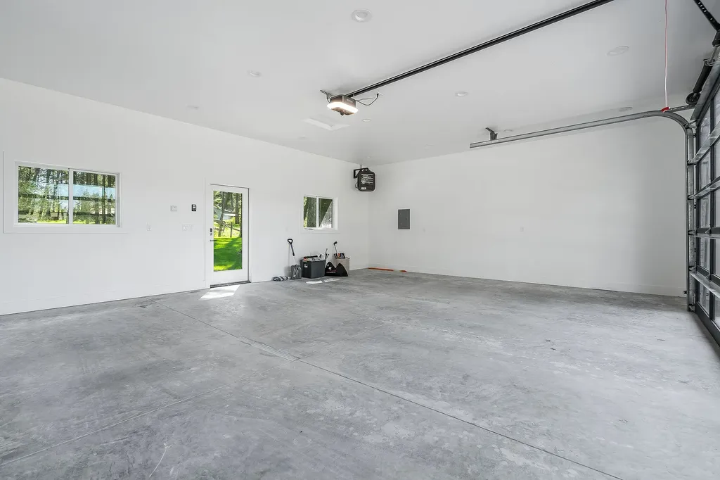 1100 Mooring Road Columbia Falls MT 59912