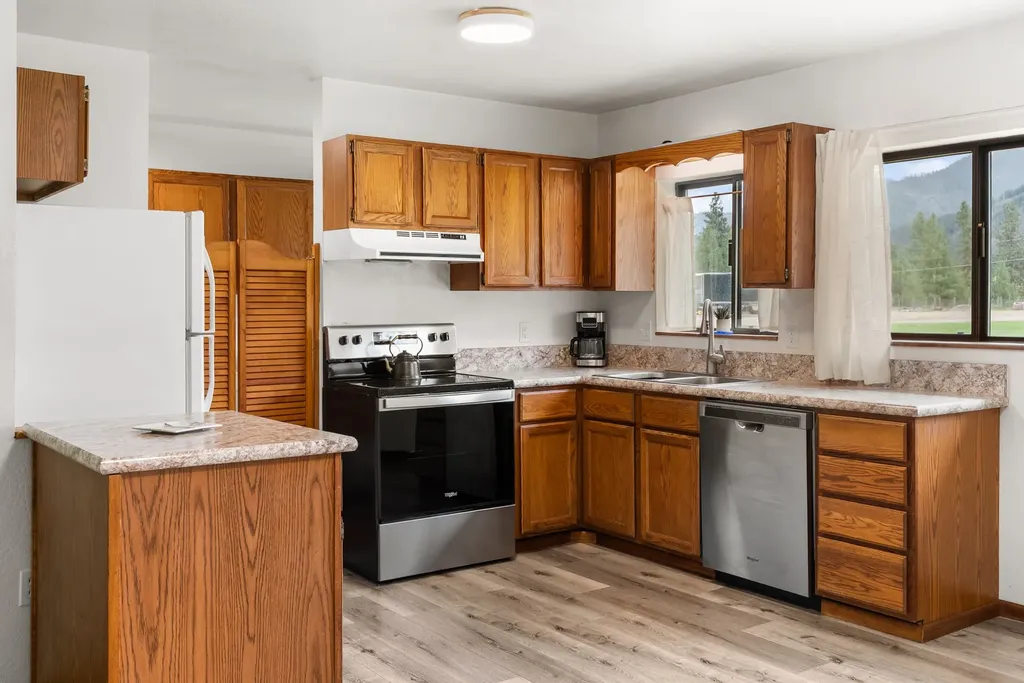 3335 Timberedge Drive Clinton MT 59825