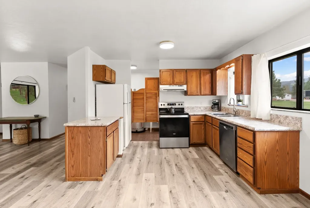 3335 Timberedge Drive Clinton MT 59825
