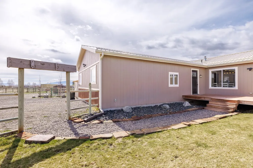 1025 View Road Helena MT 59602