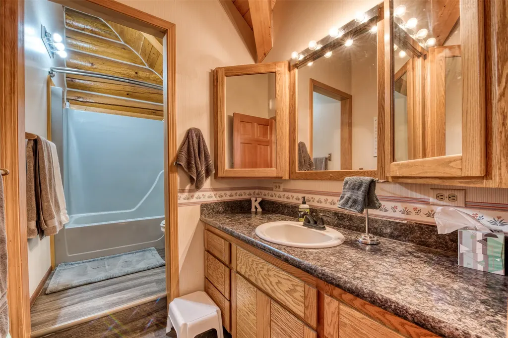 1288 Golf Course Road Hamilton MT 59840