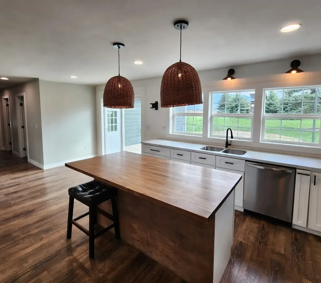 12 Stonebrook Lane Plains MT 59859