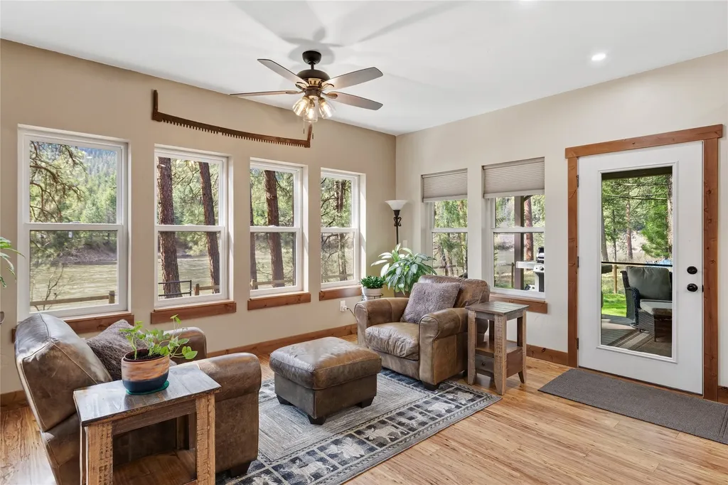 528 Quarter Circle Cross Drive St Regis MT 59866