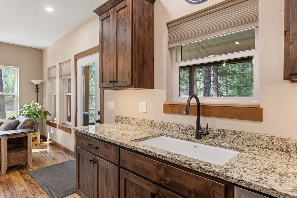 528 Quarter Circle Cross Drive St Regis MT 59866