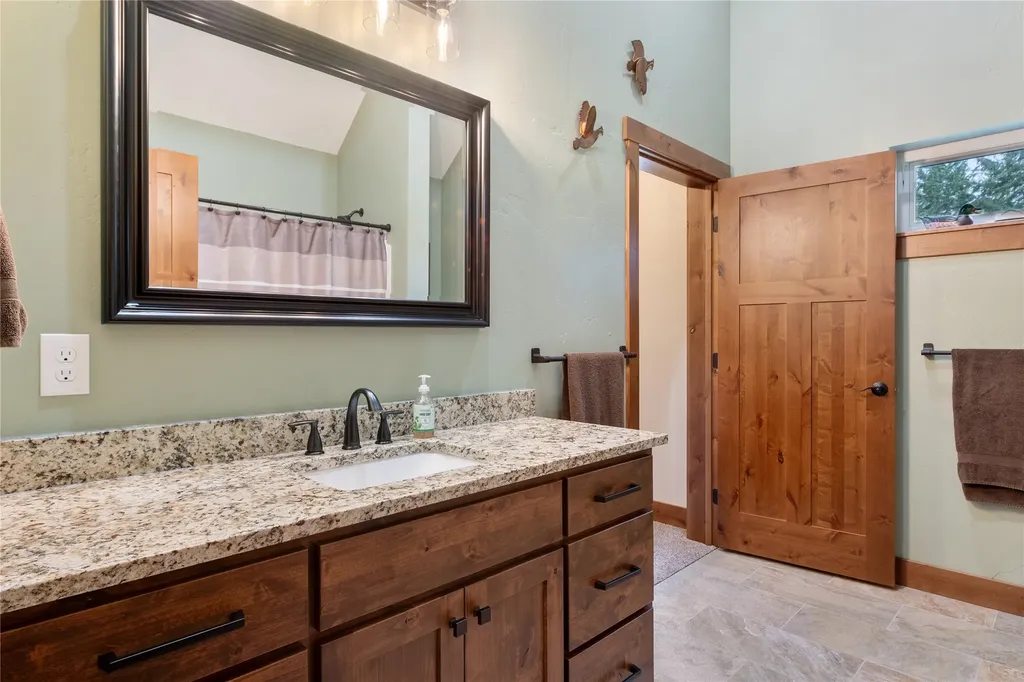 528 Quarter Circle Cross Drive St Regis MT 59866
