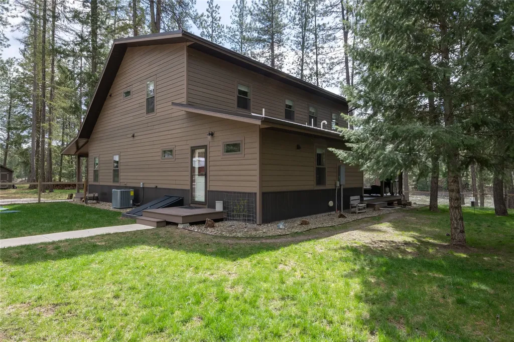528 Quarter Circle Cross Drive St Regis MT 59866