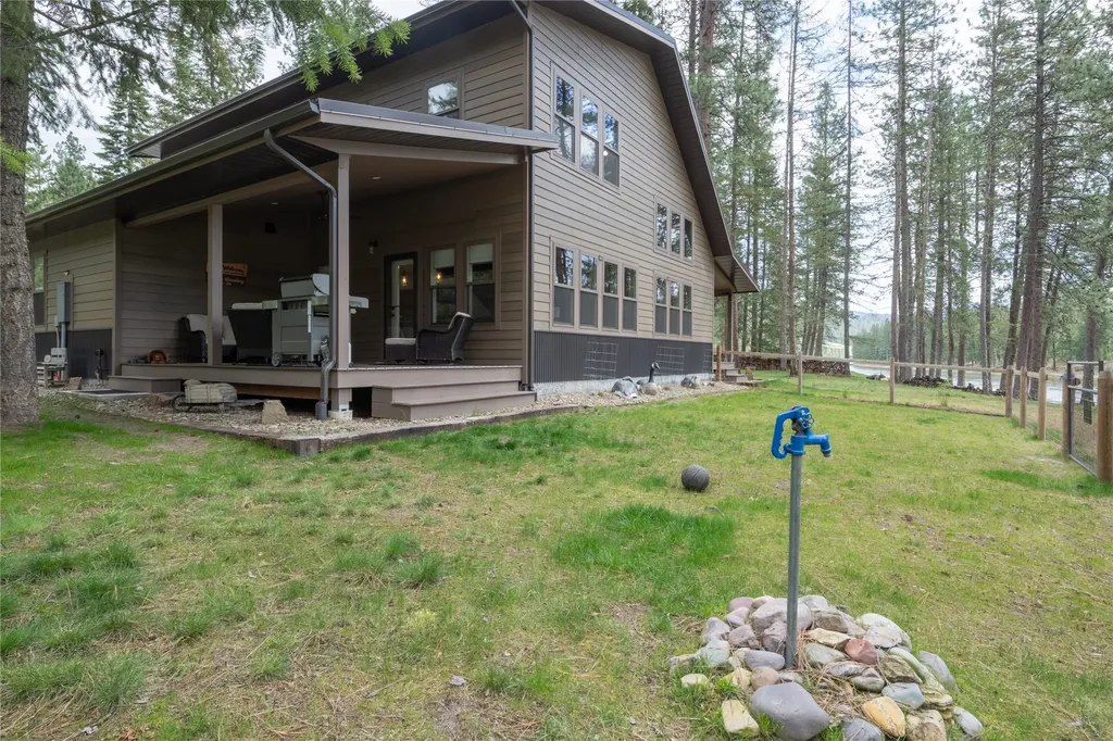 528 Quarter Circle Cross Drive St Regis MT 59866
