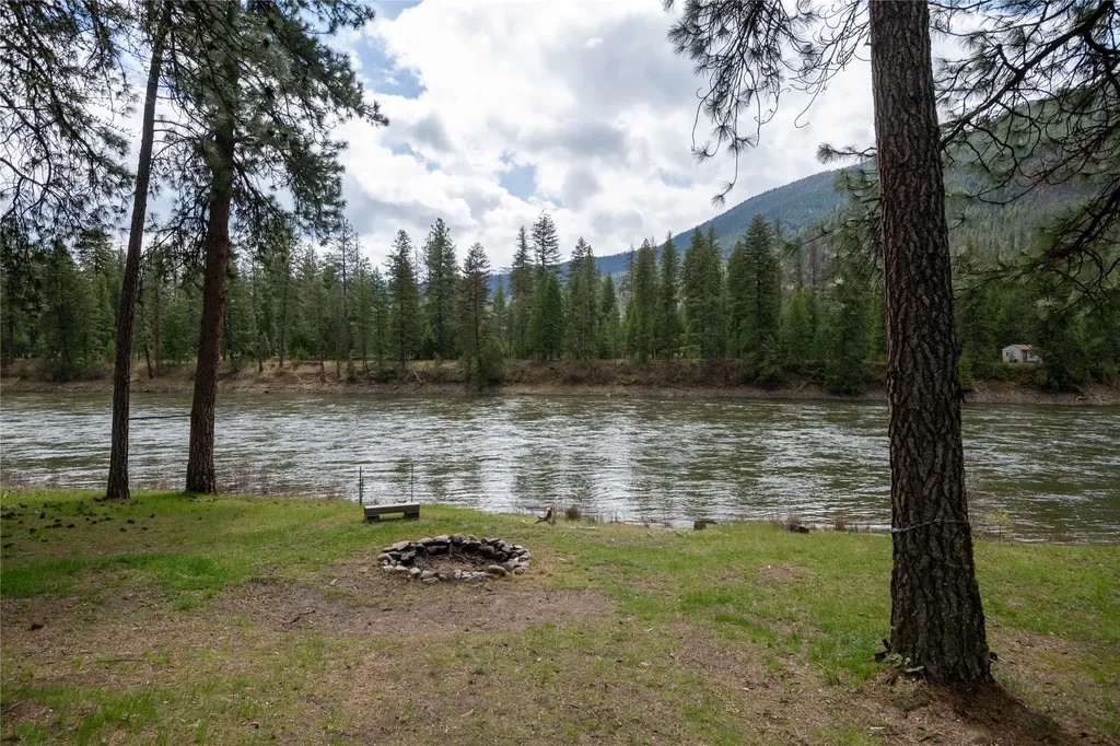 528 Quarter Circle Cross Drive St Regis MT 59866